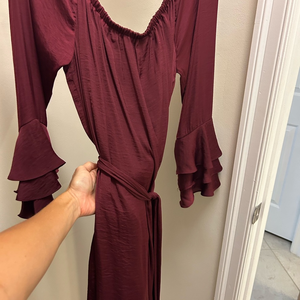 Chic Long Sleeve Burgundy Dress - Picture 2 of 4